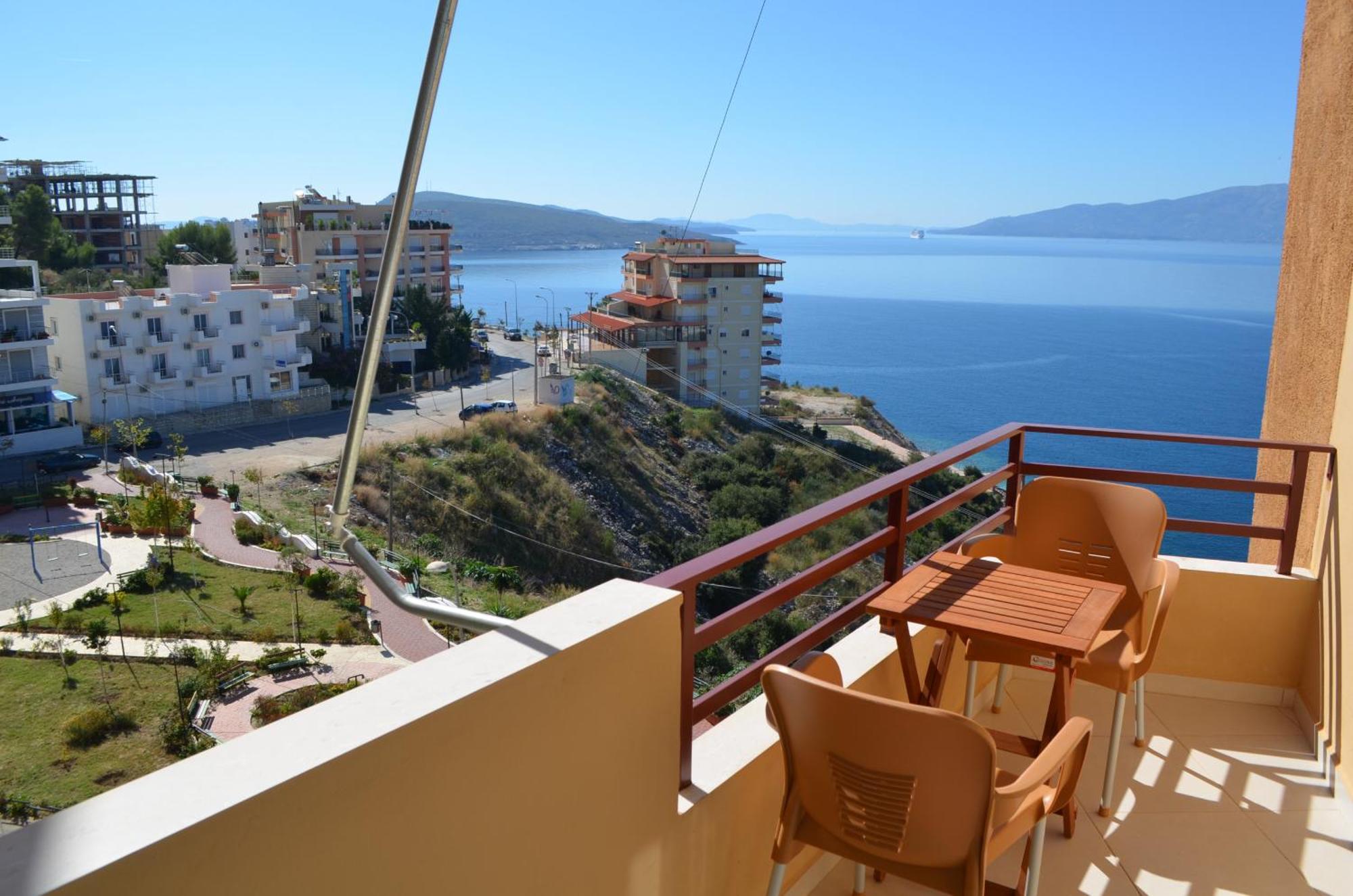Sunset Penthouse Lägenhet Sarandë Exteriör bild