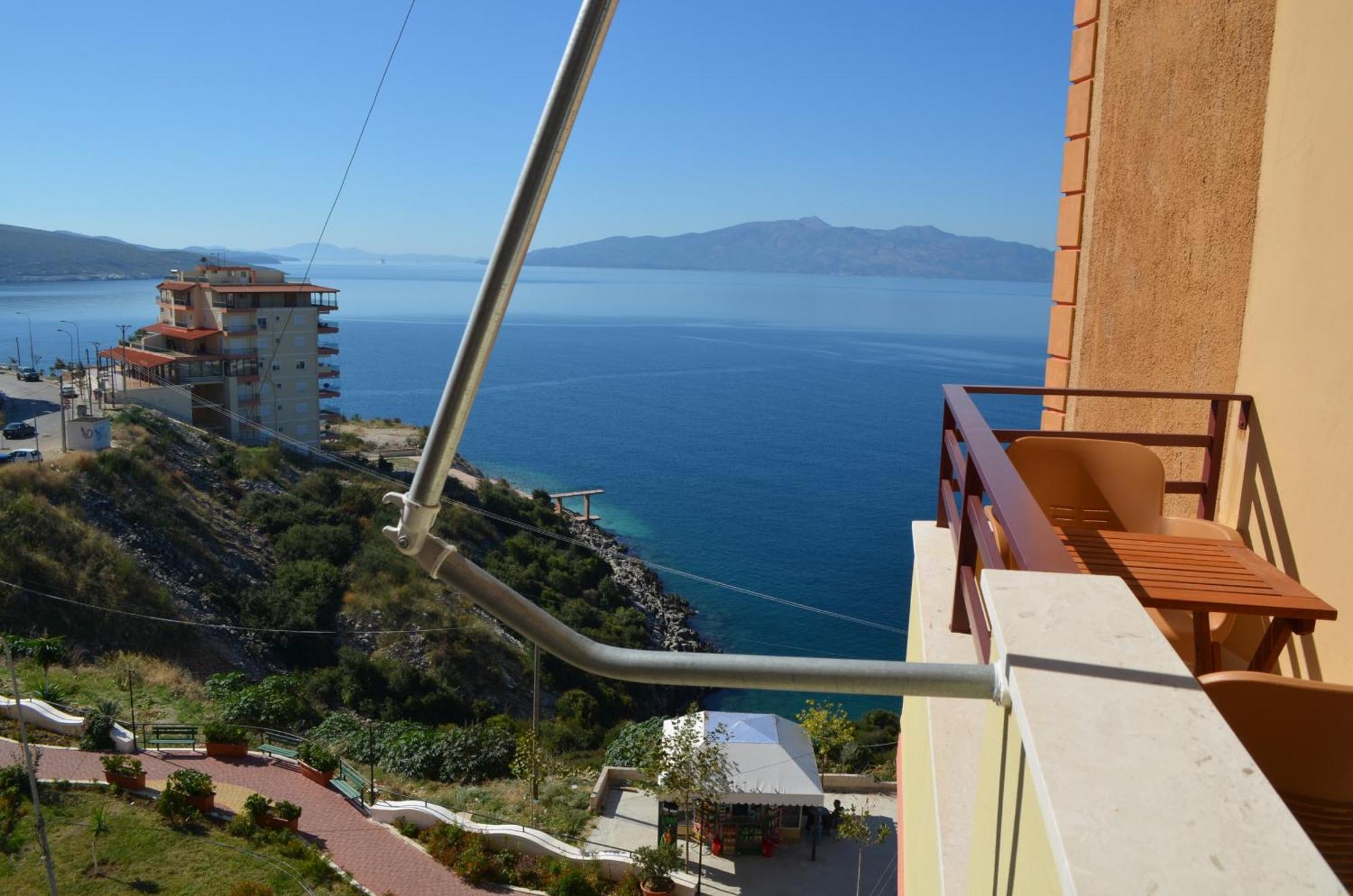 Sunset Penthouse Lägenhet Sarandë Exteriör bild