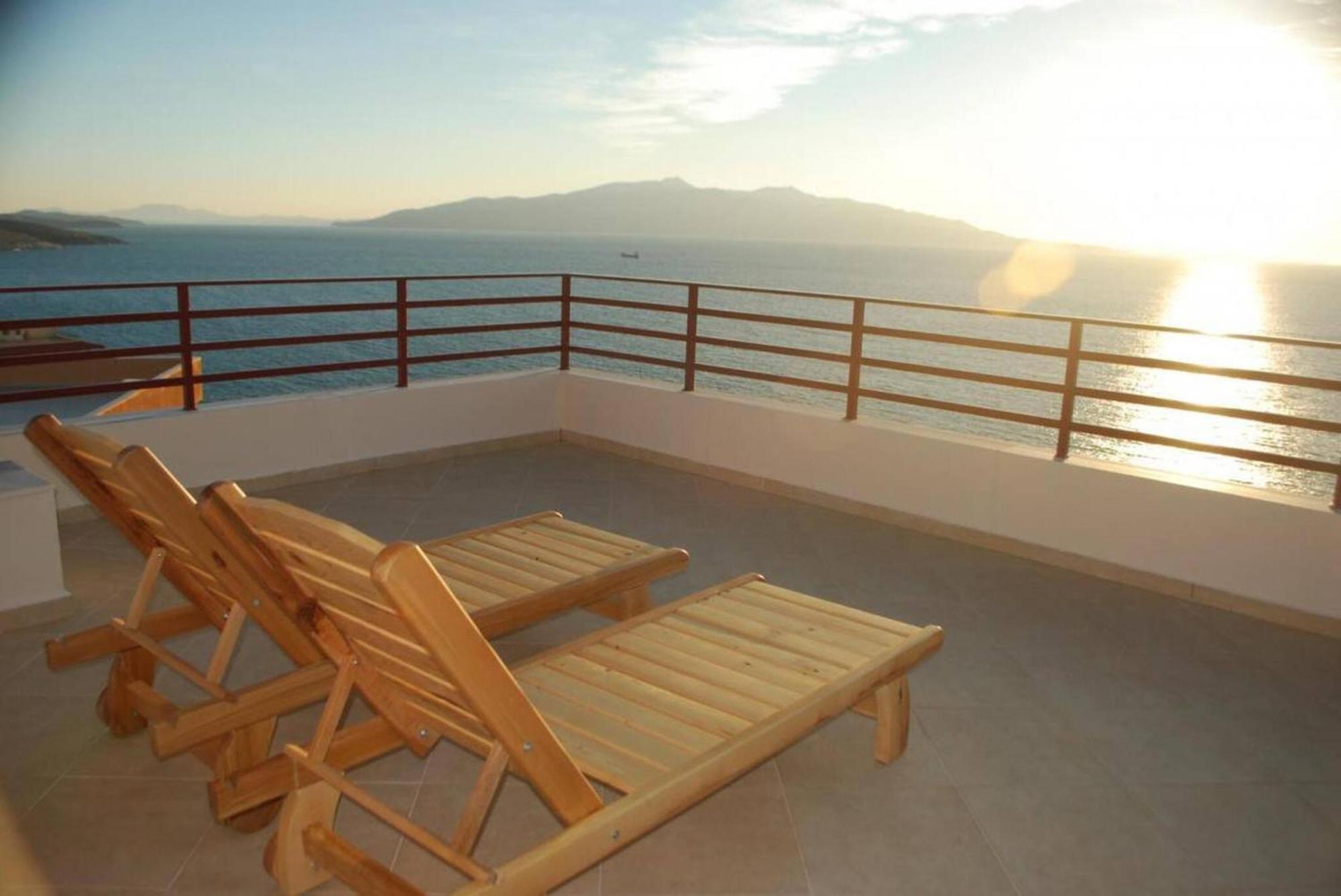Sunset Penthouse Lägenhet Sarandë Exteriör bild