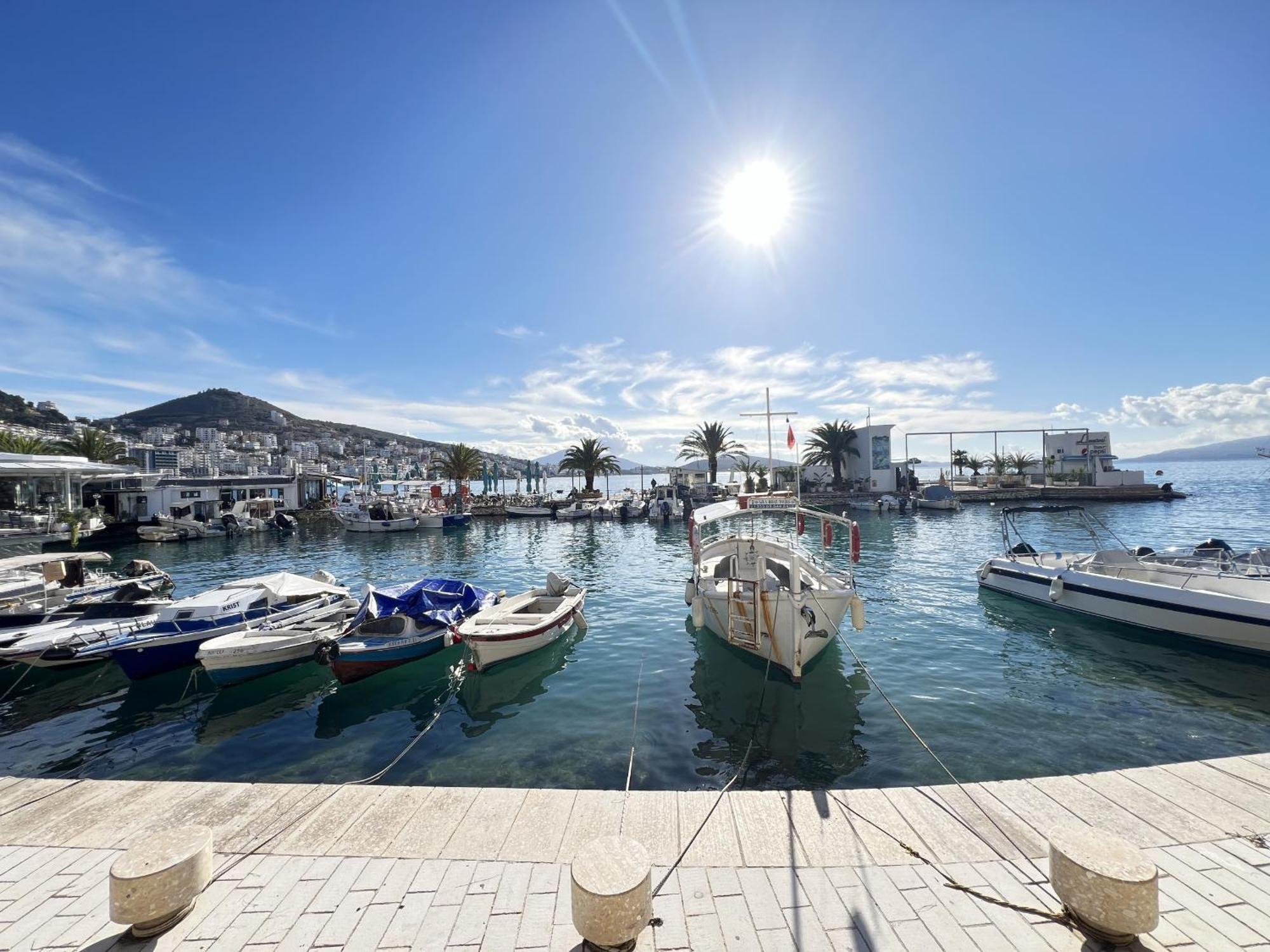 Sunset Penthouse Lägenhet Sarandë Exteriör bild