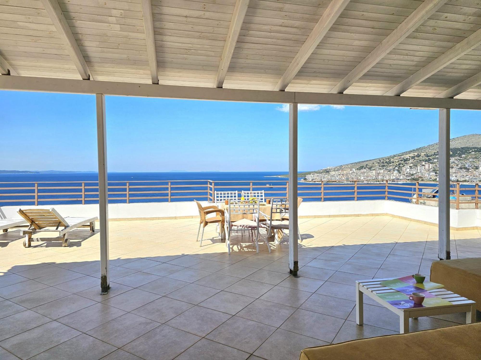 Sunset Penthouse Lägenhet Sarandë Exteriör bild
