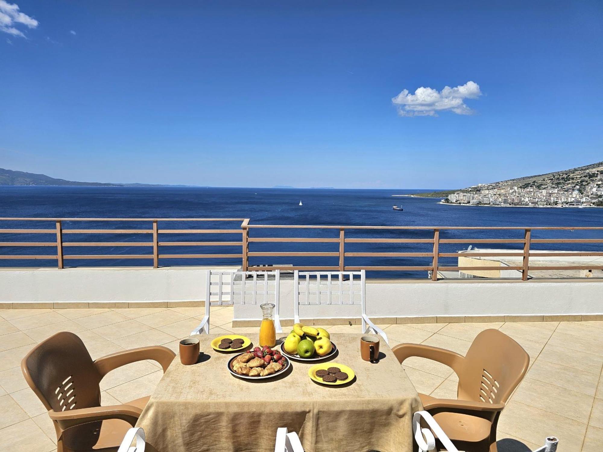Sunset Penthouse Lägenhet Sarandë Exteriör bild