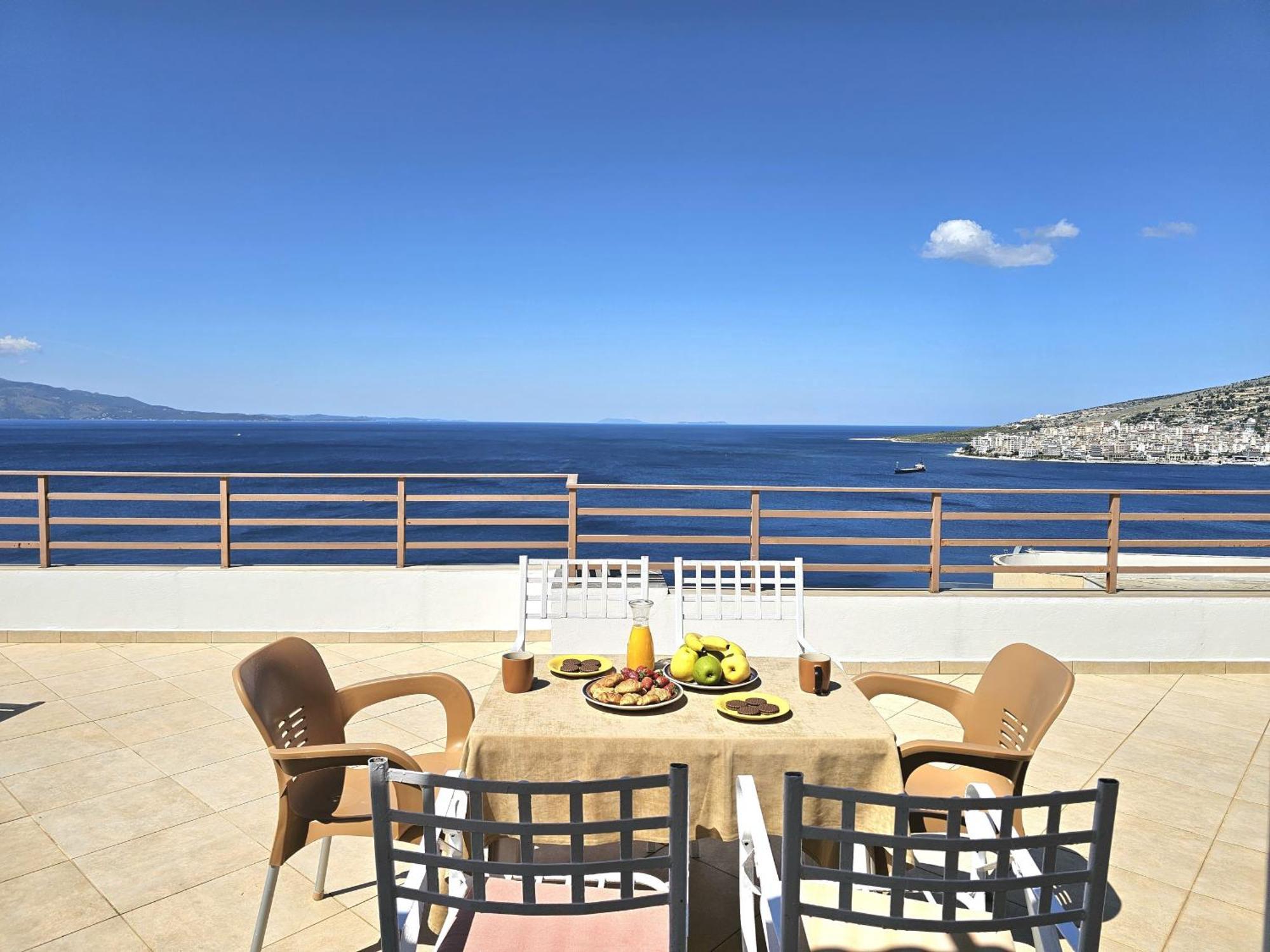 Sunset Penthouse Lägenhet Sarandë Exteriör bild