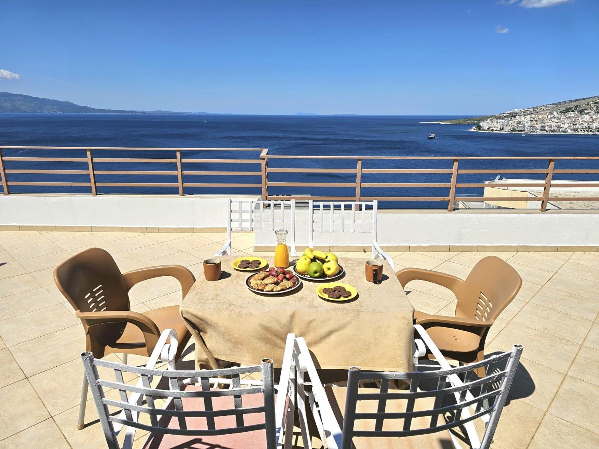 Sunset Penthouse Lägenhet Sarandë Exteriör bild