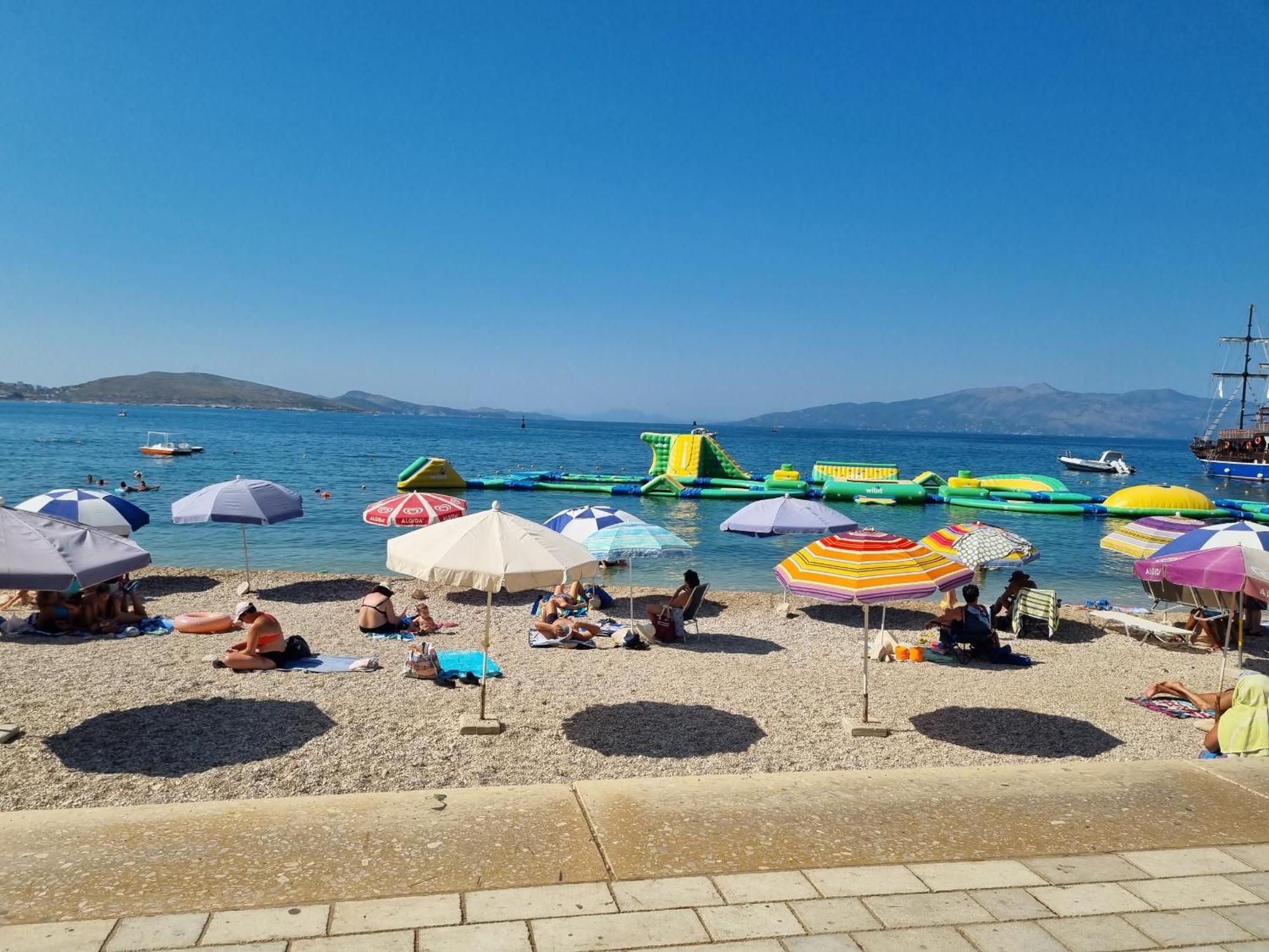 Sunset Penthouse Lägenhet Sarandë Exteriör bild